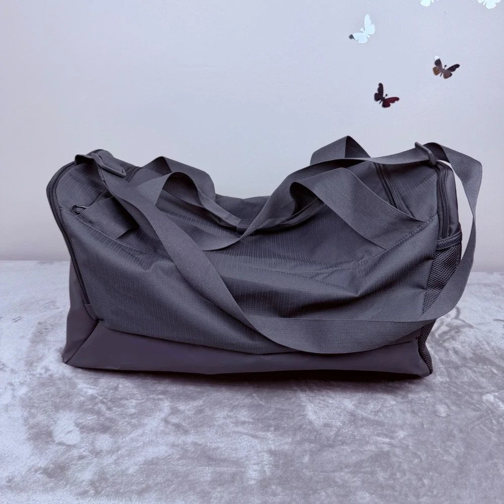 Nike Brasilia Small Duffel Bag Iron‎ Grey Flame Swoosh DQ4479-068 Sample